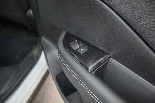 Nissan Qashqai 1.3 DIG-T MHEV Acenta Premium SUV 5dr Petrol Hybrid Manual Euro 6 (s/s) (140 ps)