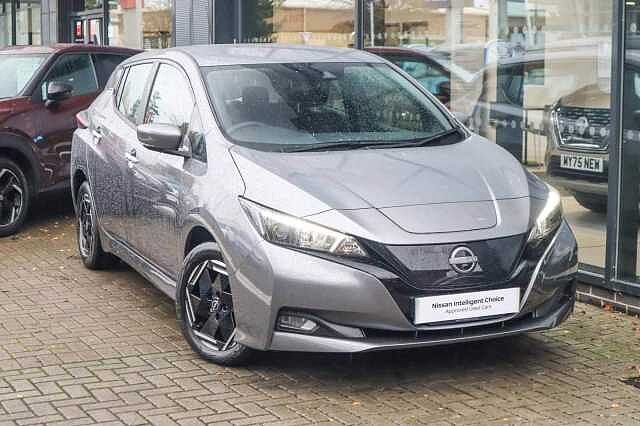 Nissan Leaf 39kWh Acenta Hatchback 5dr Electric Auto (150 ps)