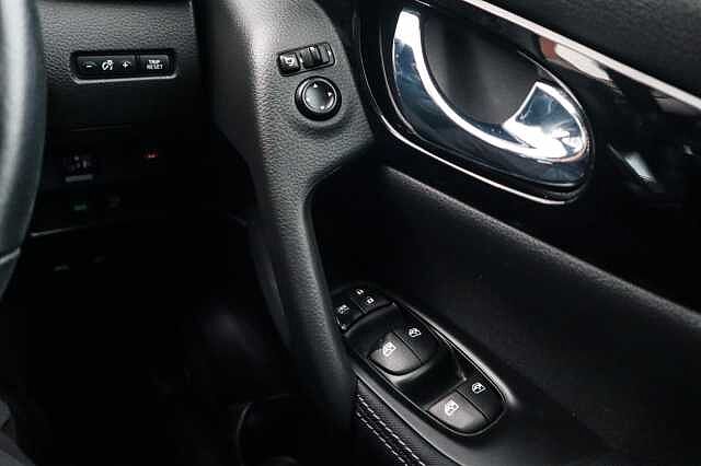 Nissan Qashqai 1.3 DIG-T N-Connecta SUV 5dr Petrol DCT Auto Euro 6 (s/s) (160 ps)