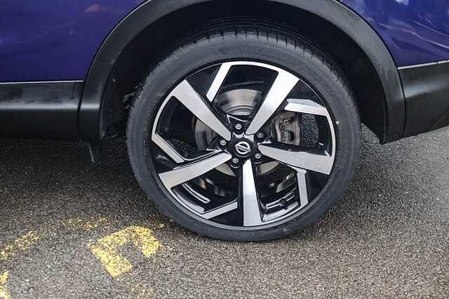 Nissan Qashqai 1.3 DIG-T Tekna SUV 5dr Petrol DCT Auto Euro 6 (s/s) (160 ps)