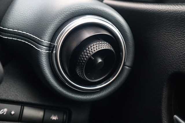 Nissan Juke 1.0 DIG-T N-Connecta SUV 5dr Petrol DCT Auto Euro 6 (s/s) (114 ps)