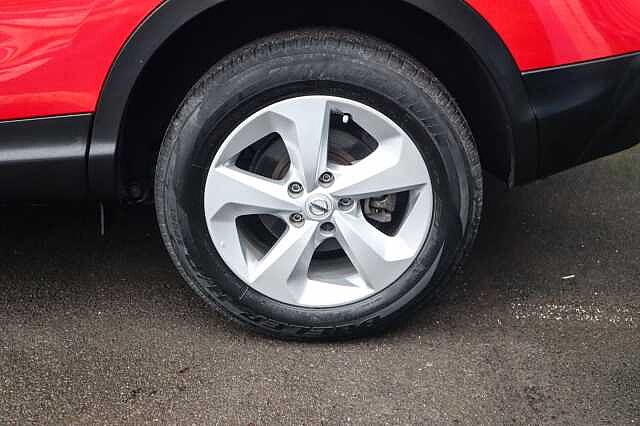 Nissan Qashqai 1.3 DIG-T Acenta Premium SUV 5dr Petrol Manual Euro 6 (s/s) (140 ps)