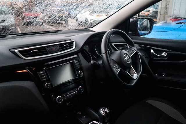 Nissan Qashqai 1.3 DIG-T Acenta Premium SUV 5dr Petrol Manual Euro 6 (s/s) (140 ps)
