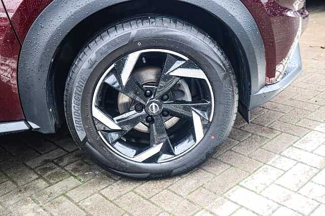 Nissan Juke 1.0 DIG-T N-Connecta SUV 5dr Petrol Manual Euro 6 (s/s) (114 ps)