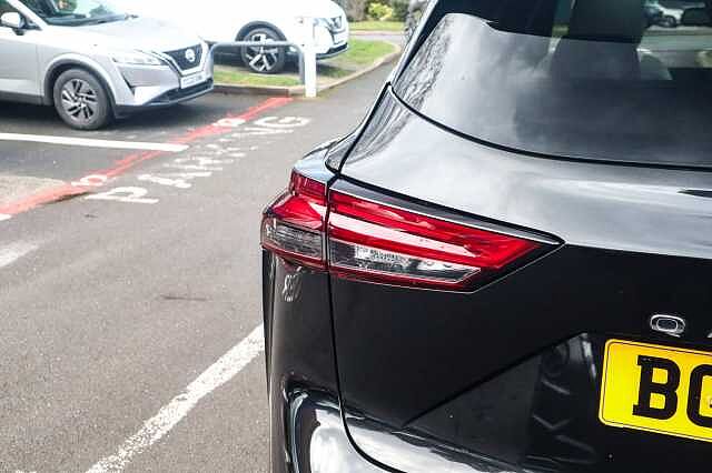 Nissan Qashqai 1.3 DIG-T MHEV Tekna SUV 5dr Petrol Hybrid Manual Euro 6 (s/s) (140 ps)