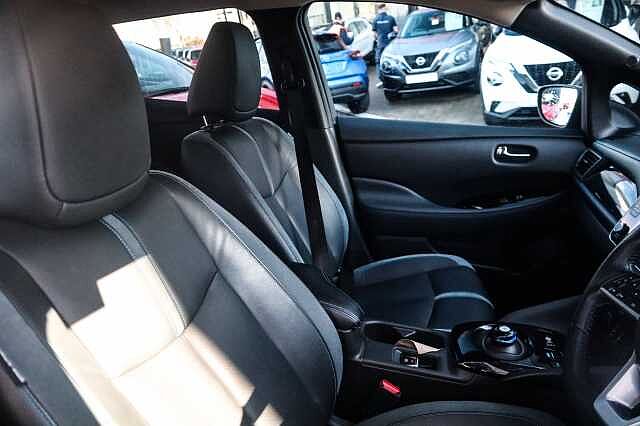 Nissan Leaf 40kWh Tekna Hatchback 5dr Electric Auto (150 ps)
