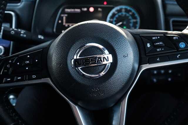 Nissan Leaf 40kWh Tekna Hatchback 5dr Electric Auto (150 ps)