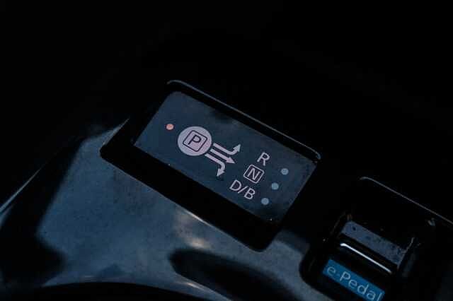 Nissan Leaf 40kWh Tekna Hatchback 5dr Electric Auto (150 ps)
