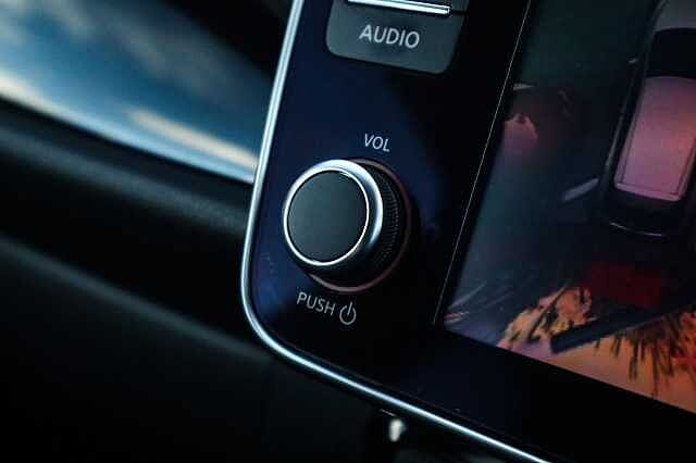 Nissan Leaf 40kWh Tekna Hatchback 5dr Electric Auto (150 ps)