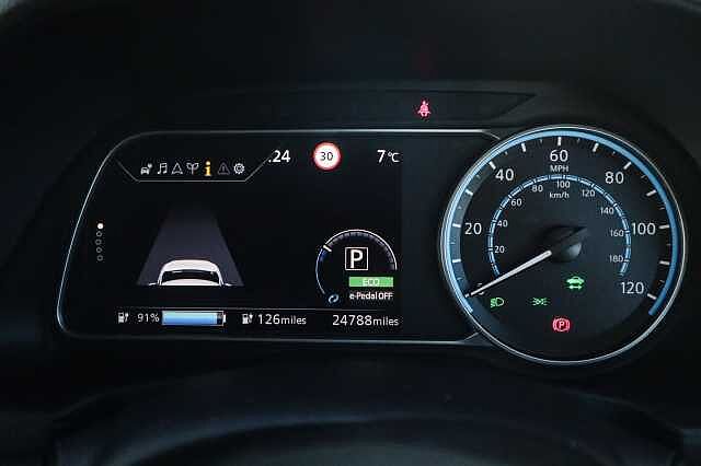 Nissan Leaf 40kWh Tekna Hatchback 5dr Electric Auto (150 ps)