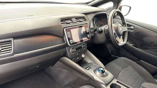 Nissan Leaf 39kWh Acenta Hatchback 5dr Electric Auto (150 ps)