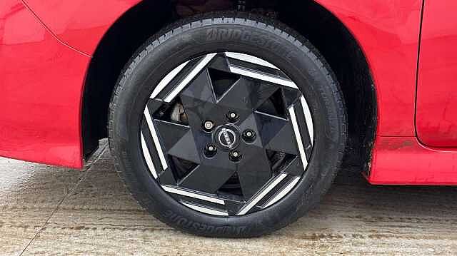 Nissan Leaf 39kWh Acenta Hatchback 5dr Electric Auto (150 ps)