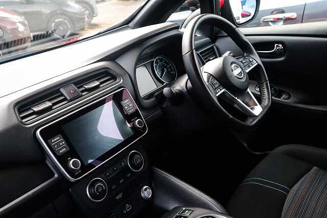 Nissan Leaf 39kWh Acenta Hatchback 5dr Electric Auto (150 ps)