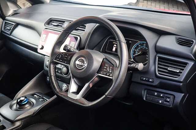 Nissan Leaf 39kWh Acenta Hatchback 5dr Electric Auto (150 ps)