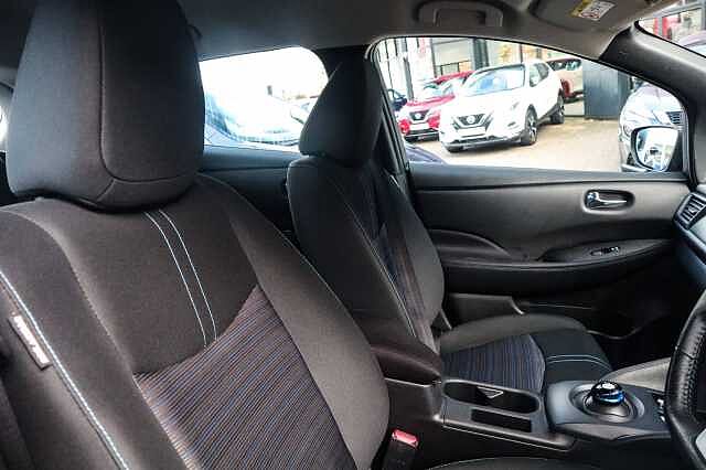 Nissan Leaf 39kWh Acenta Hatchback 5dr Electric Auto (150 ps)