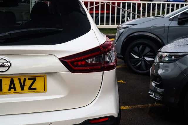 Nissan Qashqai 1.3 DIG-T N-Motion SUV 5dr Petrol DCT Auto Euro 6 (s/s) (160 ps)