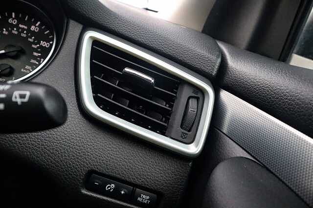 Nissan Qashqai 1.3 DIG-T N-Motion SUV 5dr Petrol DCT Auto Euro 6 (s/s) (160 ps)