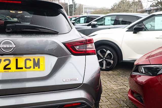 Nissan Juke 1.6 N-Connecta SUV 5dr Petrol Hybrid Auto Euro 6 (143 ps)