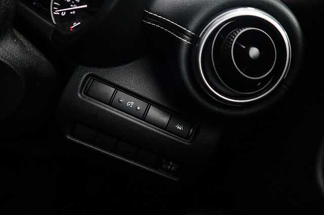 Nissan Juke 1.6 N-Connecta SUV 5dr Petrol Hybrid Auto Euro 6 (143 ps)