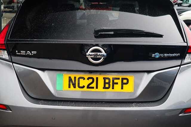 Nissan Leaf 40kWh Tekna Hatchback 5dr Electric Auto (150 ps)