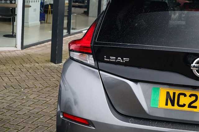 Nissan Leaf 40kWh Tekna Hatchback 5dr Electric Auto (150 ps)
