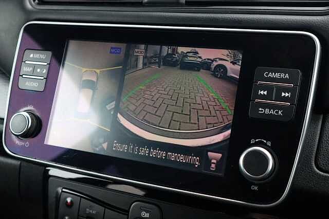 Nissan Leaf 40kWh Tekna Hatchback 5dr Electric Auto (150 ps)