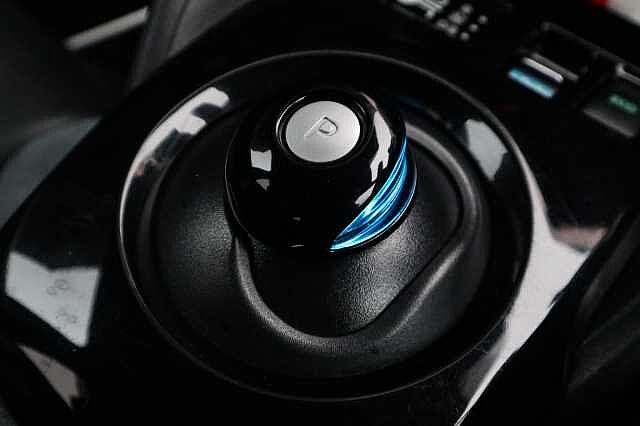Nissan Leaf 40kWh Tekna Hatchback 5dr Electric Auto (150 ps)