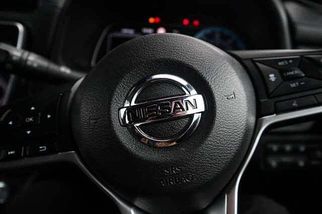 Nissan Leaf 40kWh Tekna Hatchback 5dr Electric Auto (150 ps)