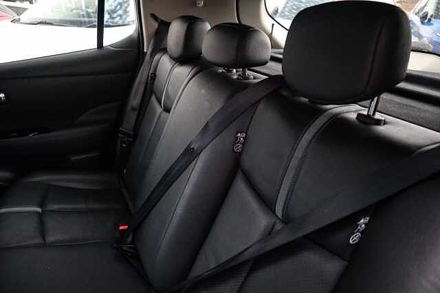 Nissan Leaf 40kWh Tekna Hatchback 5dr Electric Auto (150 ps)