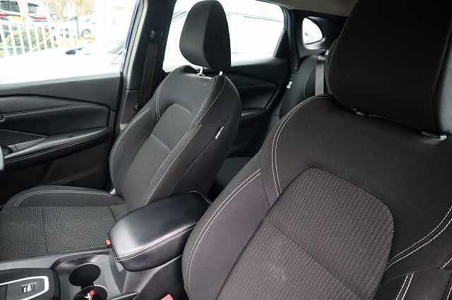 Nissan Qashqai 1.3 DIG-T MHEV Acenta Premium SUV 5dr Petrol Hybrid XTRON Euro 6 (s/s) (158 ps)