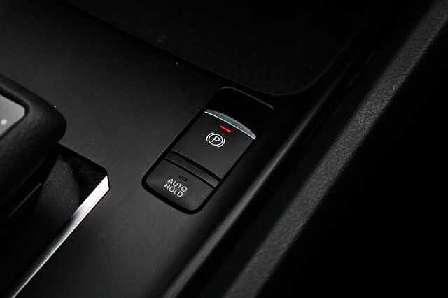 Nissan Qashqai 1.3 DIG-T MHEV Acenta Premium SUV 5dr Petrol Hybrid XTRON Euro 6 (s/s) (158 ps)