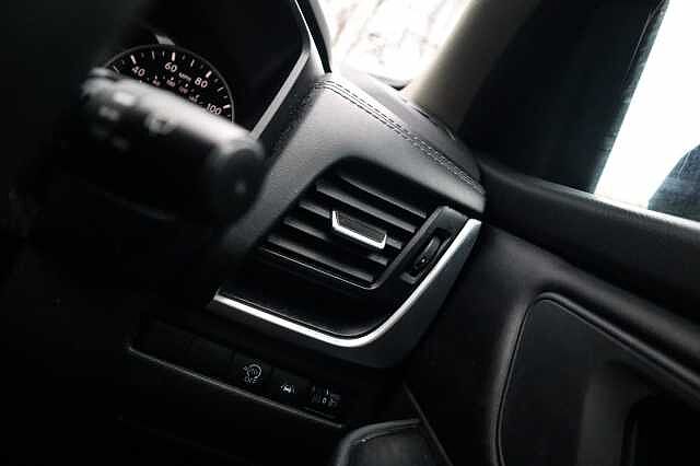 Nissan Qashqai 1.3 DIG-T MHEV Acenta Premium SUV 5dr Petrol Hybrid XTRON Euro 6 (s/s) (158 ps)