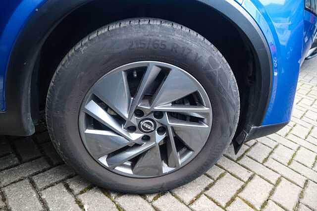 Nissan Qashqai 1.3 DIG-T MHEV Acenta Premium SUV 5dr Petrol Hybrid Manual Euro 6 (s/s) (140 ps)
