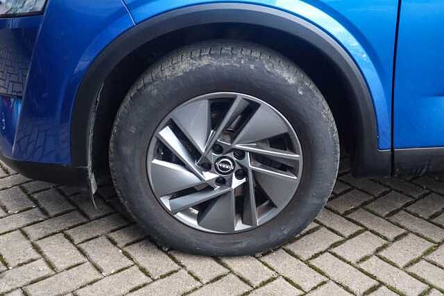 Nissan Qashqai 1.3 DIG-T MHEV Acenta Premium SUV 5dr Petrol Hybrid Manual Euro 6 (s/s) (140 ps)