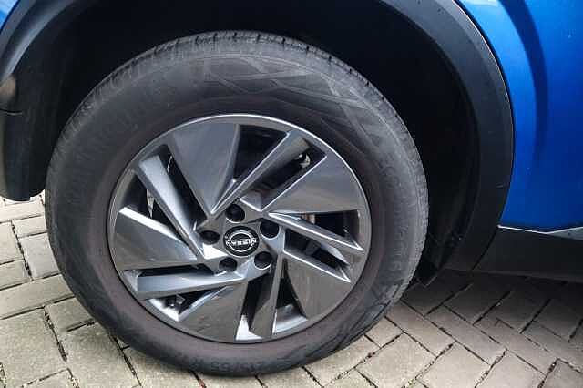 Nissan Qashqai 1.3 DIG-T MHEV Acenta Premium SUV 5dr Petrol Hybrid Manual Euro 6 (s/s) (140 ps)