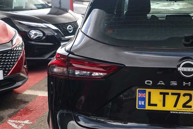 Nissan Qashqai 1.3 DIG-T MHEV Acenta Premium SUV 5dr Petrol Hybrid XTRON Euro 6 (s/s) (158 ps)