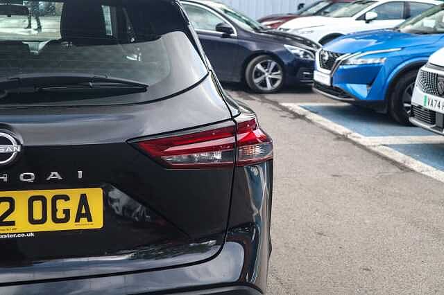 Nissan Qashqai 1.3 DIG-T MHEV Acenta Premium SUV 5dr Petrol Hybrid XTRON Euro 6 (s/s) (158 ps)