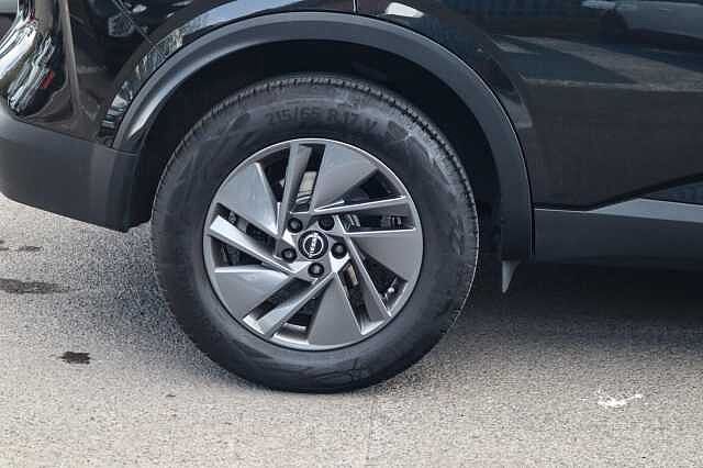 Nissan Qashqai 1.3 DIG-T MHEV Acenta Premium SUV 5dr Petrol Hybrid XTRON Euro 6 (s/s) (158 ps)