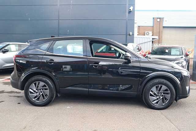 Nissan Qashqai 1.3 DIG-T MHEV Acenta Premium SUV 5dr Petrol Hybrid XTRON Euro 6 (s/s) (158 ps)