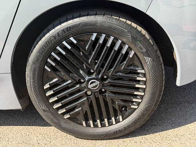 Nissan Leaf 39kWh Tekna Hatchback 5dr Electric Auto (150 ps)