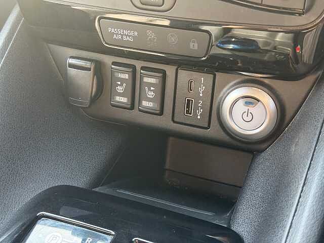 Nissan Leaf 39kWh Tekna Hatchback 5dr Electric Auto (150 ps)