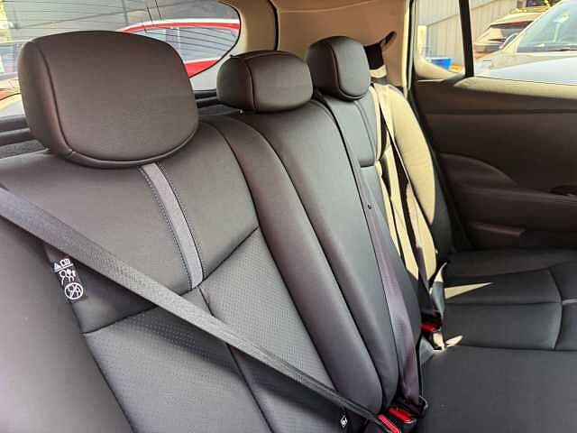 Nissan Leaf 39kWh Tekna Hatchback 5dr Electric Auto (150 ps)