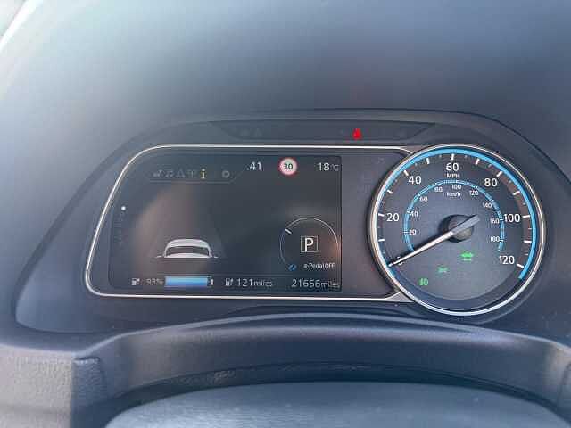 Nissan Leaf 39kWh Tekna Hatchback 5dr Electric Auto (150 ps)