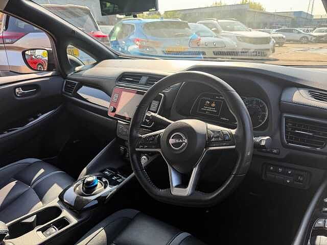 Nissan Leaf 39kWh Tekna Hatchback 5dr Electric Auto (150 ps)