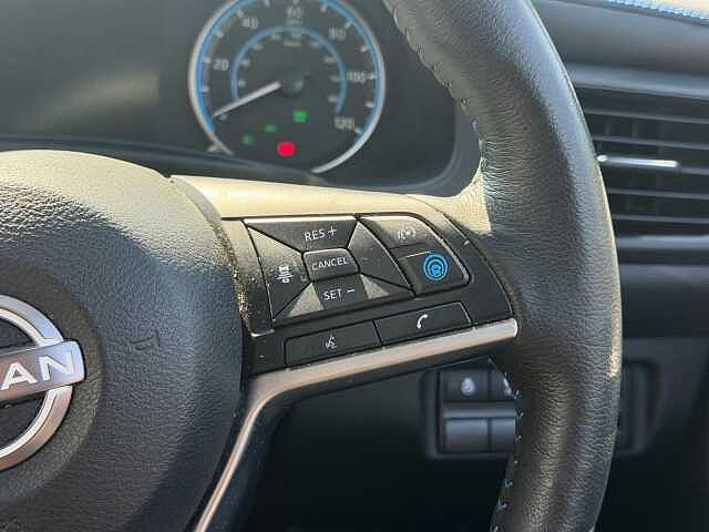 Nissan Leaf 39kWh Tekna Hatchback 5dr Electric Auto (150 ps)
