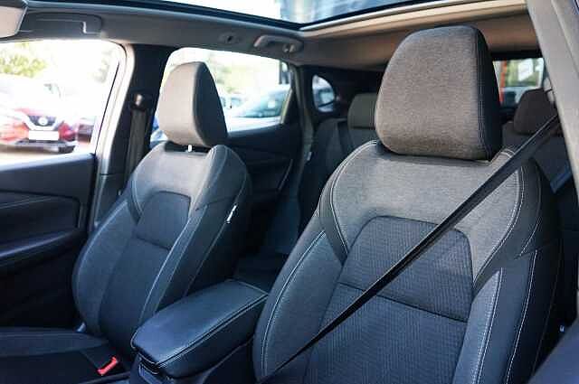 Nissan Qashqai 1.3 DIG-T MHEV N-Connecta SUV 5dr Petrol Hybrid Manual Euro 6 (s/s) (140 ps)