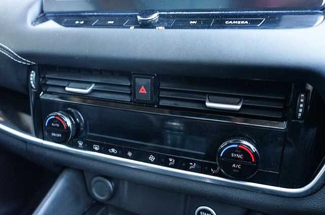 Nissan Qashqai 1.3 DIG-T MHEV N-Connecta SUV 5dr Petrol Hybrid Manual Euro 6 (s/s) (140 ps)