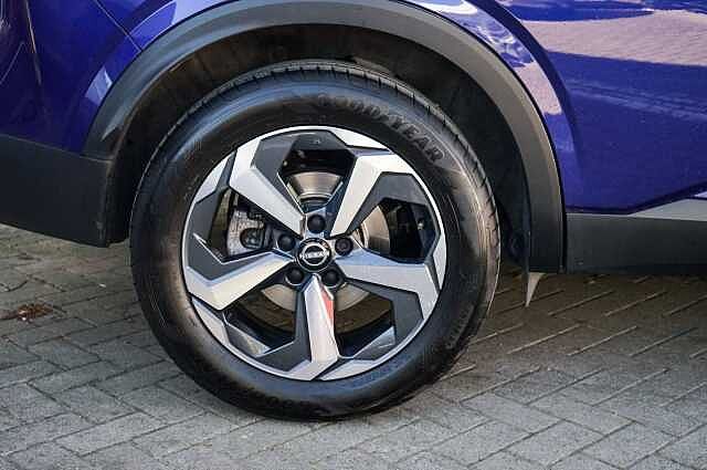 Nissan Qashqai 1.3 DIG-T MHEV N-Connecta SUV 5dr Petrol Hybrid Manual Euro 6 (s/s) (140 ps)