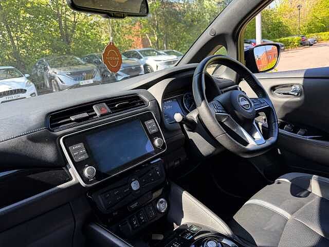Nissan Leaf 39kWh Tekna Hatchback 5dr Electric Auto (150 ps)