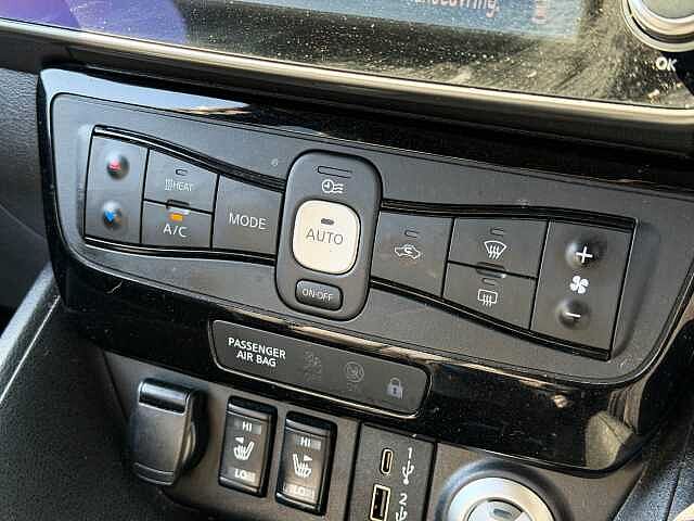 Nissan Leaf 39kWh Tekna Hatchback 5dr Electric Auto (150 ps)